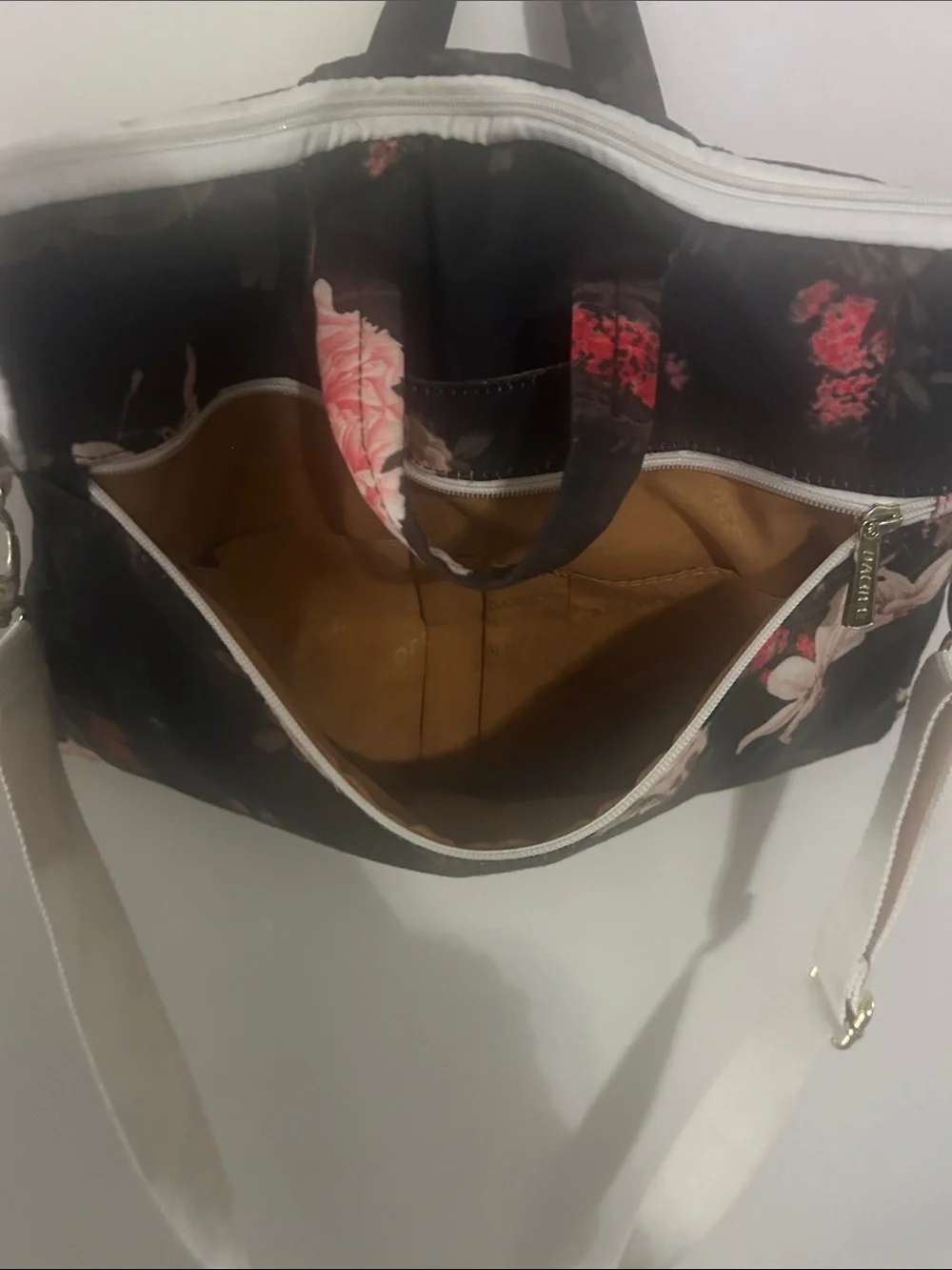 DAKINE Black Floral Laptop Shoulder Bag with Cream Strap